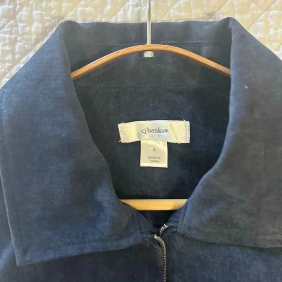 Fall 2025 Trend. CJ Banks Navy Microsuede Vest. Luxe Neutral. Layering. Suede. - Picture 3 of 6